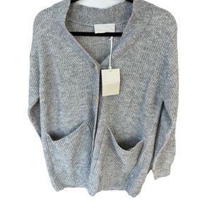 Everlane | beautiful oversized alpaca gray button down cardigan 🦙